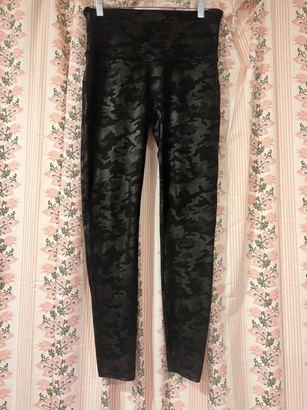 Spanx Faux Leather Camo Leggings Matte Black Camo XL